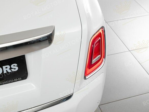 2019 Rolls-Royce Phantom VIII (Series I), белый, 34800000 рублей - вид 5