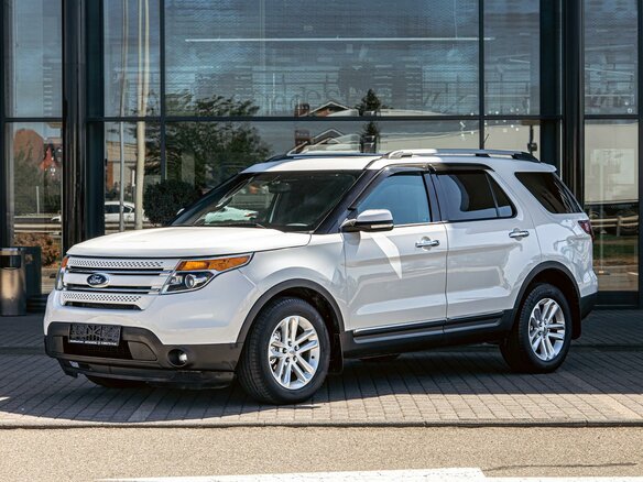 2014 Ford Explorer V, белый, 1365000 рублей