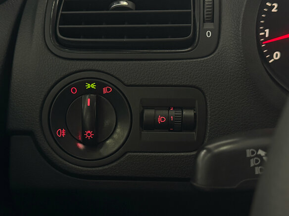 2013 Volkswagen Polo V, серебристый - вид 11