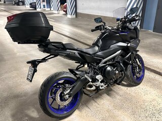 2018 Yamaha MT-09 Tracer (FJ-09), чёрный, 799000 рублей, вид 2