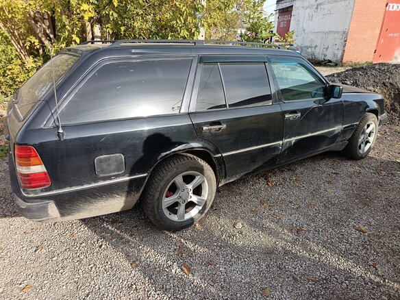 1994 Mercedes-Benz E-Класс 200 I (W124), чёрный, 140000 рублей - вид 3