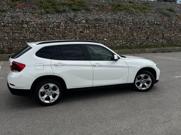 2014 BMW X1 18i I (E84) Рестайлинг, белый, 1450000 рублей - вид 5