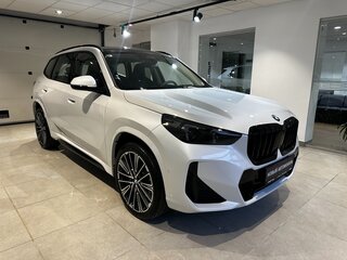 2025 BMW X1 Long 25Li xDrive III (U11/U12), белый, 5799000 рублей, вид 3