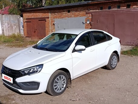 2024 Lada (ВАЗ) Vesta I Рестайлинг (NG), белый, 1000000 рублей, вид 1