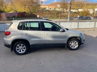 2014 Volkswagen Tiguan I Рестайлинг, серебристый, 1790000 рублей, вид 2
