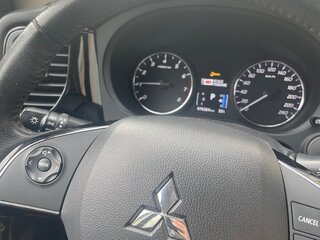 2019 Mitsubishi Outlander III Рестайлинг 3, белый, 2200000 рублей, вид 5