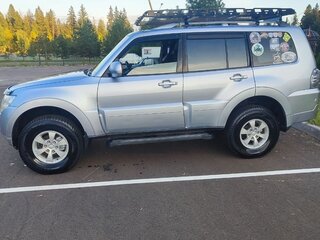 2010 Mitsubishi Pajero IV, серебристый, 1450000 рублей, вид 3