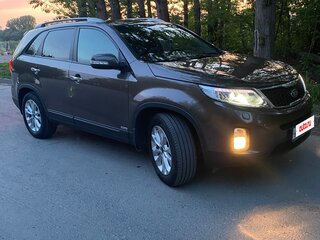 2016 Kia Sorento II Рестайлинг, бежевый, 2300000 рублей, вид 3