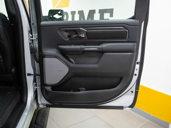 2026 Ram 1500 Crew Cab V Рестайлинг, серебристый, 10199000 рублей - вид 21