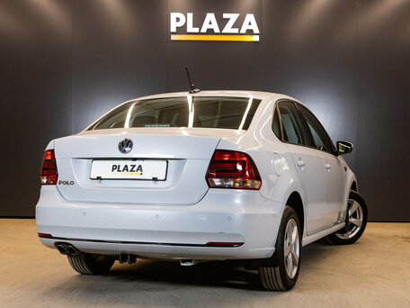 2018 Volkswagen Polo V Рестайлинг, белый, 1250000 рублей, вид 4