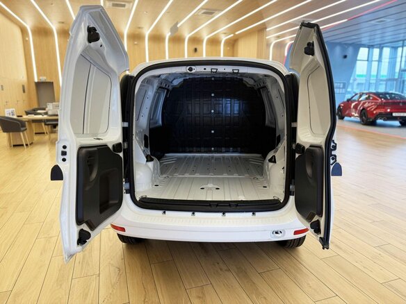 2026 Lada (ВАЗ) Largus I Рестайлинг, белый - вид 10