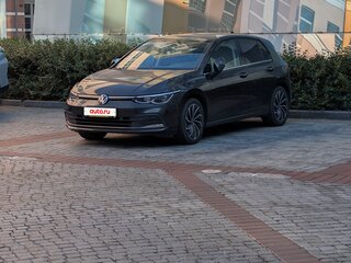 2022 Volkswagen Golf VIII, чёрный, 2800000 рублей, вид 1
