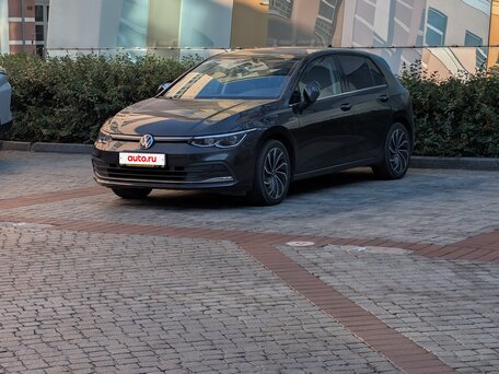 2022 Volkswagen Golf VIII, чёрный, 2800000 рублей, вид 1