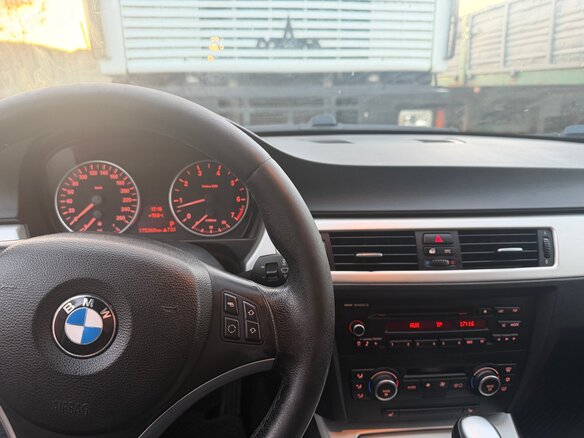 2007 BMW 3 серии 318i V (E90/E91/E92/E93), серый, 810000 рублей - вид 5