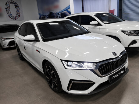 2023 Skoda Octavia IV (A8), белый, 2090000 рублей, вид 2