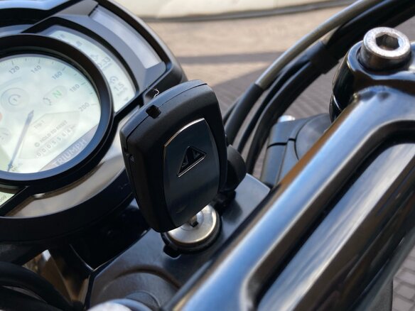 2023 Triumph Scrambler, серый - вид 13