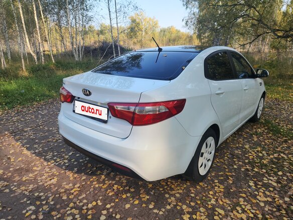 2014 Kia Rio III, белый, 725000 рублей - вид 4