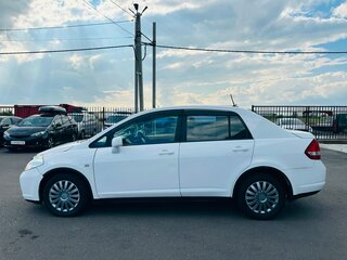 2005 Nissan Tiida Latio I, белый, 599999 рублей, вид 3