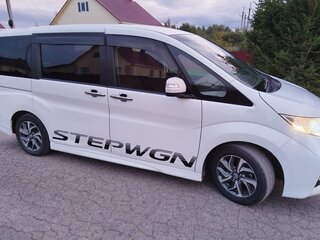 2015 Honda Stepwgn V, белый, 1910000 рублей, вид 4