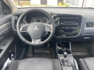2013 Mitsubishi Outlander III, белый, 950000 рублей, вид 5