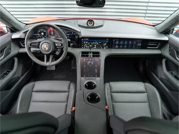 2026 Porsche Taycan GTS Sport Turismo I Рестайлинг, красный - вид 38
