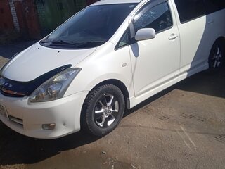 2005 Toyota Wish I, белый, 700000 рублей, вид 1