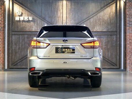 2022 Lexus RX 300 IV Рестайлинг, серебристый, 6100000 рублей, вид 3