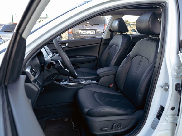 2018 Kia Optima IV Рестайлинг, белый, 1695000 рублей - вид 8