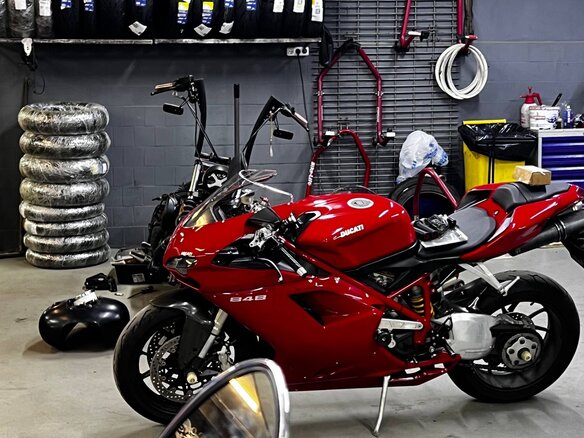 2008 Ducati 848, красный, 650000 рублей - вид 2