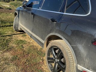 2017 Volkswagen Touareg II Рестайлинг, чёрный, 3000000 рублей, вид 3