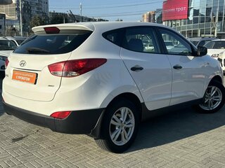 2014 Hyundai ix35 I Рестайлинг, белый, 1300000 рублей, вид 3