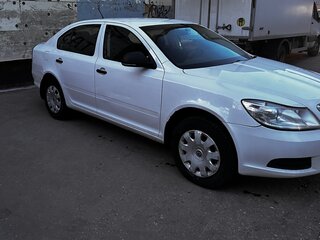 2013 Skoda Octavia II (A5) Рестайлинг, белый, 550000 рублей, вид 2