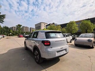 2026 Leapmotor A10 53 kWh, серебристый, 2237007 рублей, вид 3