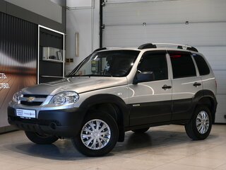2017 Chevrolet Niva I Рестайлинг, серый, 640000 рублей, вид 3