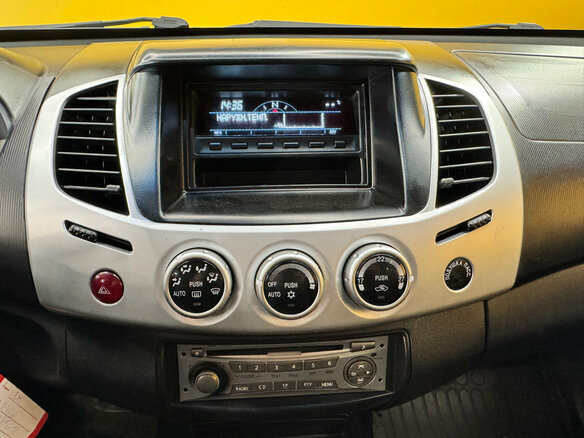 2014 Mitsubishi L200 Super Select IV Рестайлинг, чёрный - вид 13