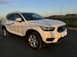 2021 Volvo XC40 I, белый, 3500000 рублей, вид 4
