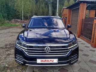 2020 Volkswagen Touareg III, чёрный, 4500000 рублей, вид 1