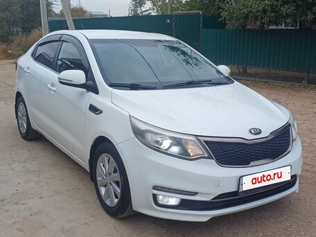 2015 Kia Rio III Рестайлинг, белый, 1158000 рублей, вид 4