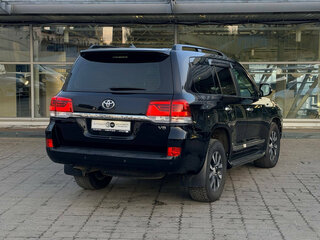 2020 Toyota Land Cruiser 200 Series Рестайлинг 2, чёрный, 4999000 рублей, вид 4