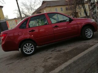 2012 Lada (ВАЗ) Granta I, красный, 380000 рублей, вид 3