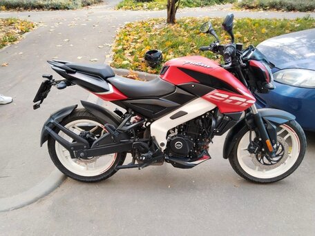 2021 Bajaj Pulsar NS 200, красный, 150000 рублей, вид 3