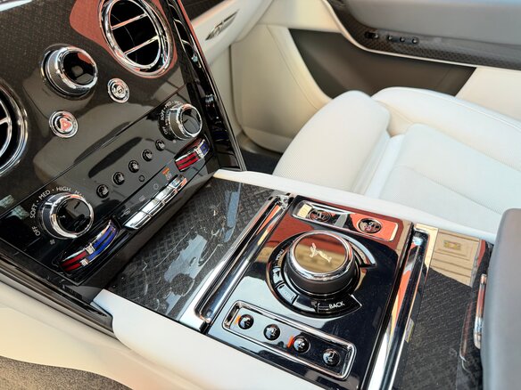 2020 Rolls-Royce Cullinan Black Badge I (Series I), серый, 28500000 рублей - вид 18