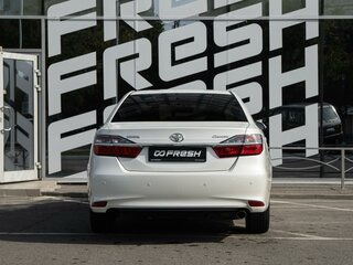 2015 Toyota Camry VII (XV50) Рестайлинг, белый, 2100000 рублей, вид 4