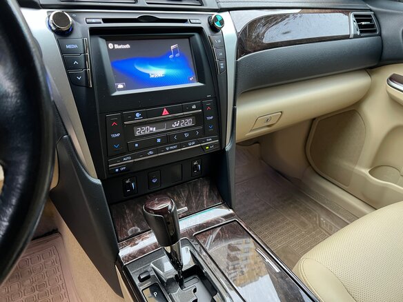 2015 Toyota Camry VII (XV50) Рестайлинг, чёрный, 2300000 рублей - вид 9