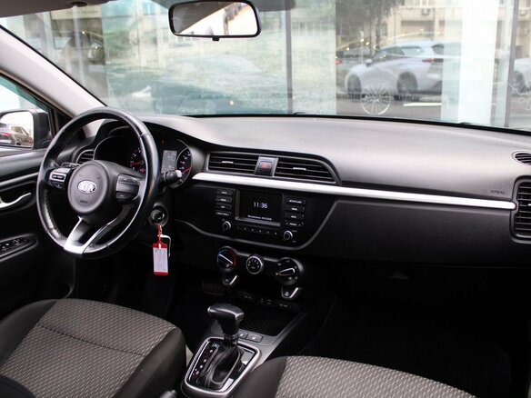 2019 Kia Rio IV, чёрный, 1320000 рублей - вид 9
