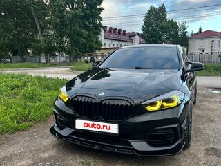 2019 BMW 1 серии 118i III (F40), чёрный, 2200000 рублей, вид 1