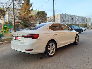 2021 Skoda Octavia IV (A8), белый, 2300000 рублей, вид 3