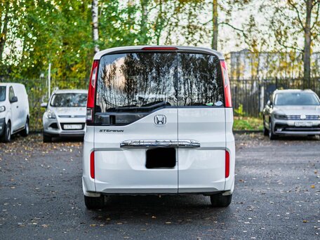 2015 Honda Stepwgn V, белый, 1510000 рублей, вид 4