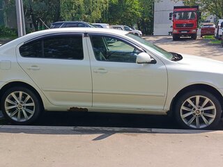 2011 Skoda Octavia II (A5) Рестайлинг, белый, 650000 рублей, вид 5