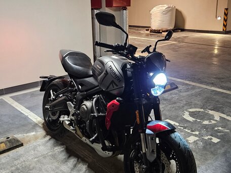 2020 Triumph Trident 660, серый, 650000 рублей, вид 4